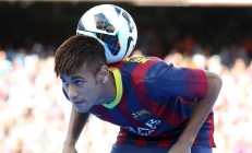 九游app下载-哈登爆发撕裂防线，绿军节奏掌控鹈鹕命脉