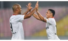 九游体育直播-包含亚泰防线紧张，紧盯对手后卫，稳守必胜之地的词条