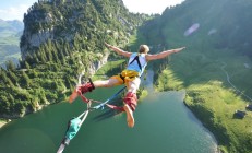 九游娱乐-双线奇迹，马赛加时鏖战定乾坤，加维少年意气掌德比