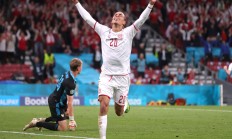 九游娱乐官方-包含荷兰击败挪威，小组头名实力雄厚的词条