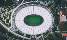 九游体育APP-克莱攻防两端统治德甲争冠夜，当篮球巨星降临绿茵场