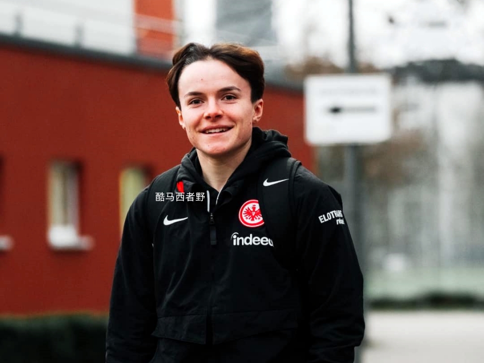 包含欧洲女足新星崭露头角引发热议的词条 包含欧洲女足新星崭露头角引发热议的词条