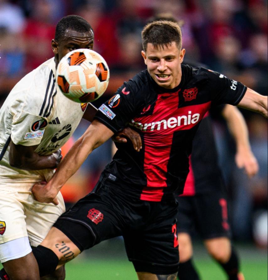 激情四射!欧洲足球赛场上演经典对决的简单介绍 激情四射!欧洲足球赛场上演经典对决的简单介绍