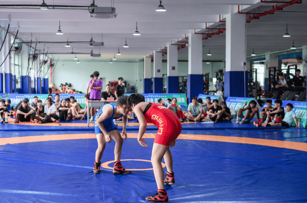 关于柔道擂台上交锋激烈,高手争夺胜利的信息 关于柔道擂台上交锋激烈,高手争夺胜利的信息