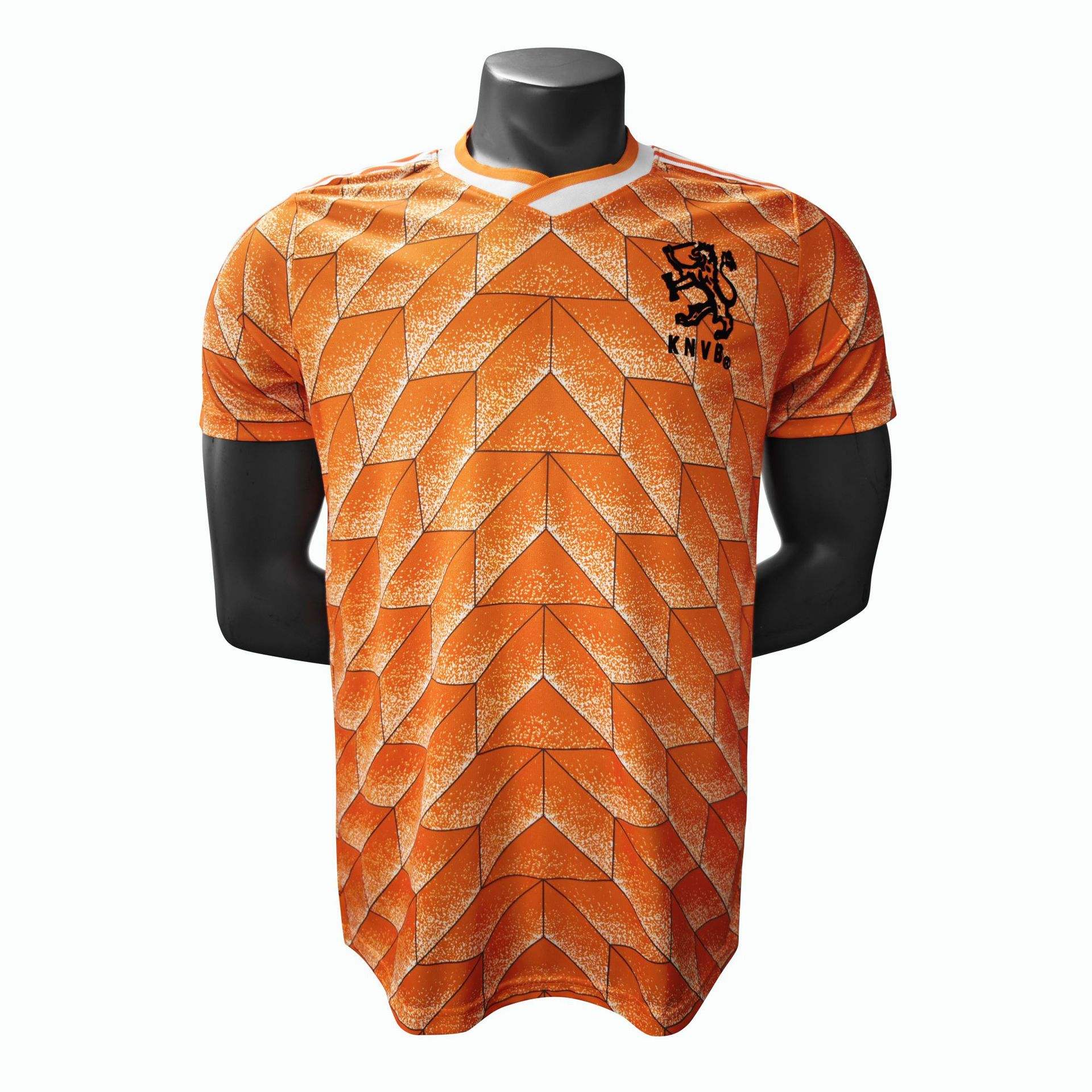 足球俱乐部发布新赛季球衣设计 足球俱乐部发布新赛季球衣设计