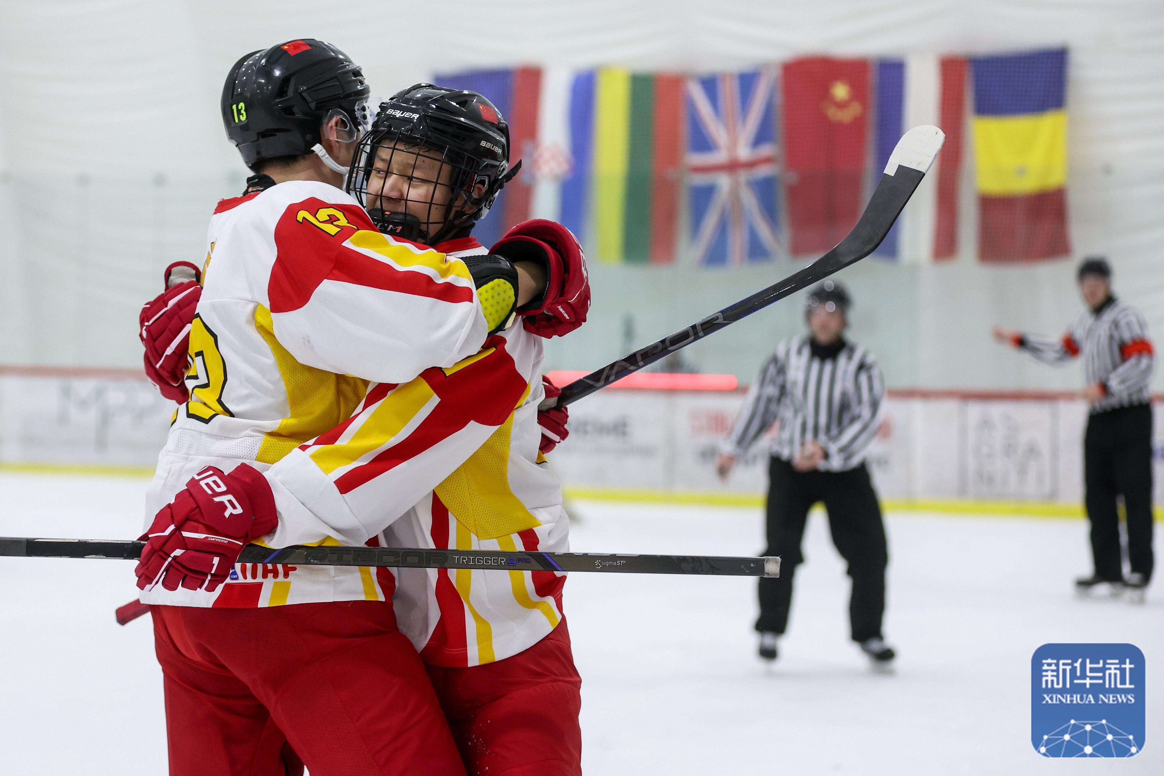 精彩绝伦比赛,球员们拼尽全力 精彩绝伦比赛,球员们拼尽全力