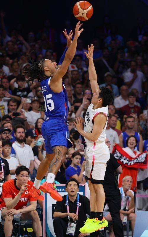 国王惊险击败火箭,霍尔姆斯最后时刻绝杀 国王惊险击败火箭,霍尔姆斯最后时刻绝杀