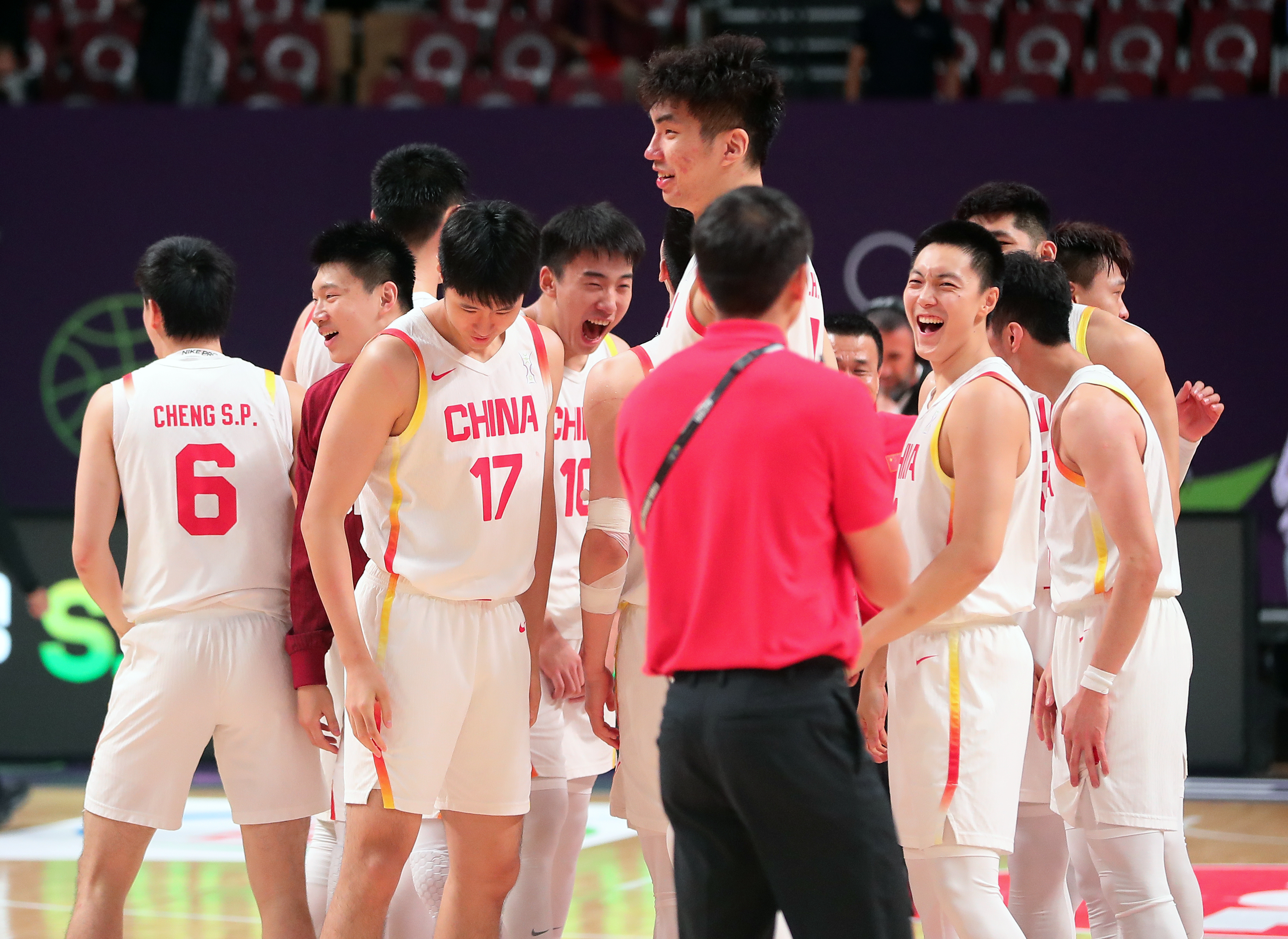 亚洲杯篮球赛首轮淘汰赛火热进行