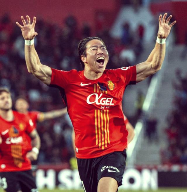 欧战中一位球员的出彩表现引发热议