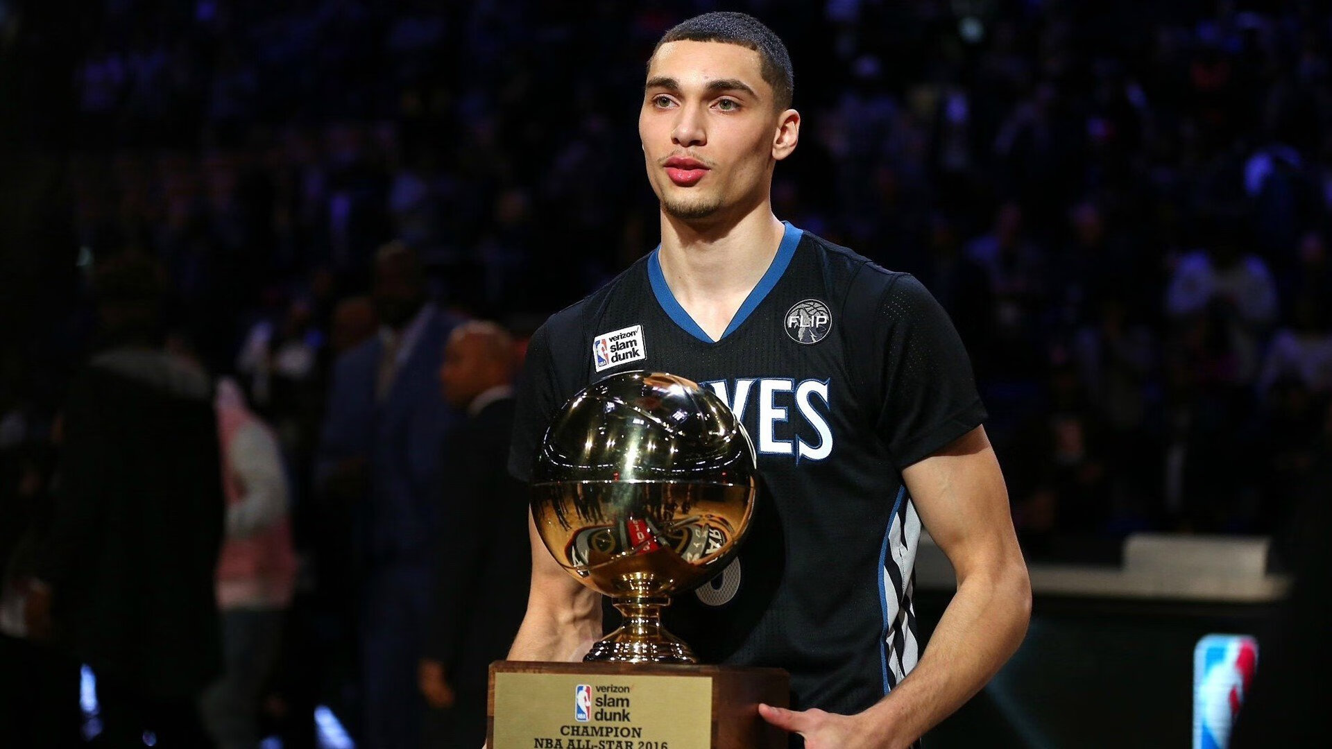 英格拉姆单骑难破阵，灰熊三枪齐鸣压垮篮网