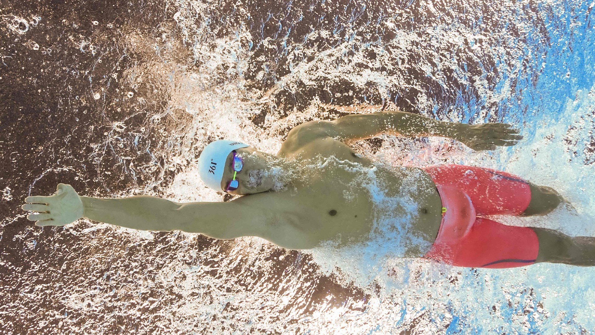 德甲争冠战之夜,孙兴慜防守端锁死对手,诠释现代前锋的全面价值