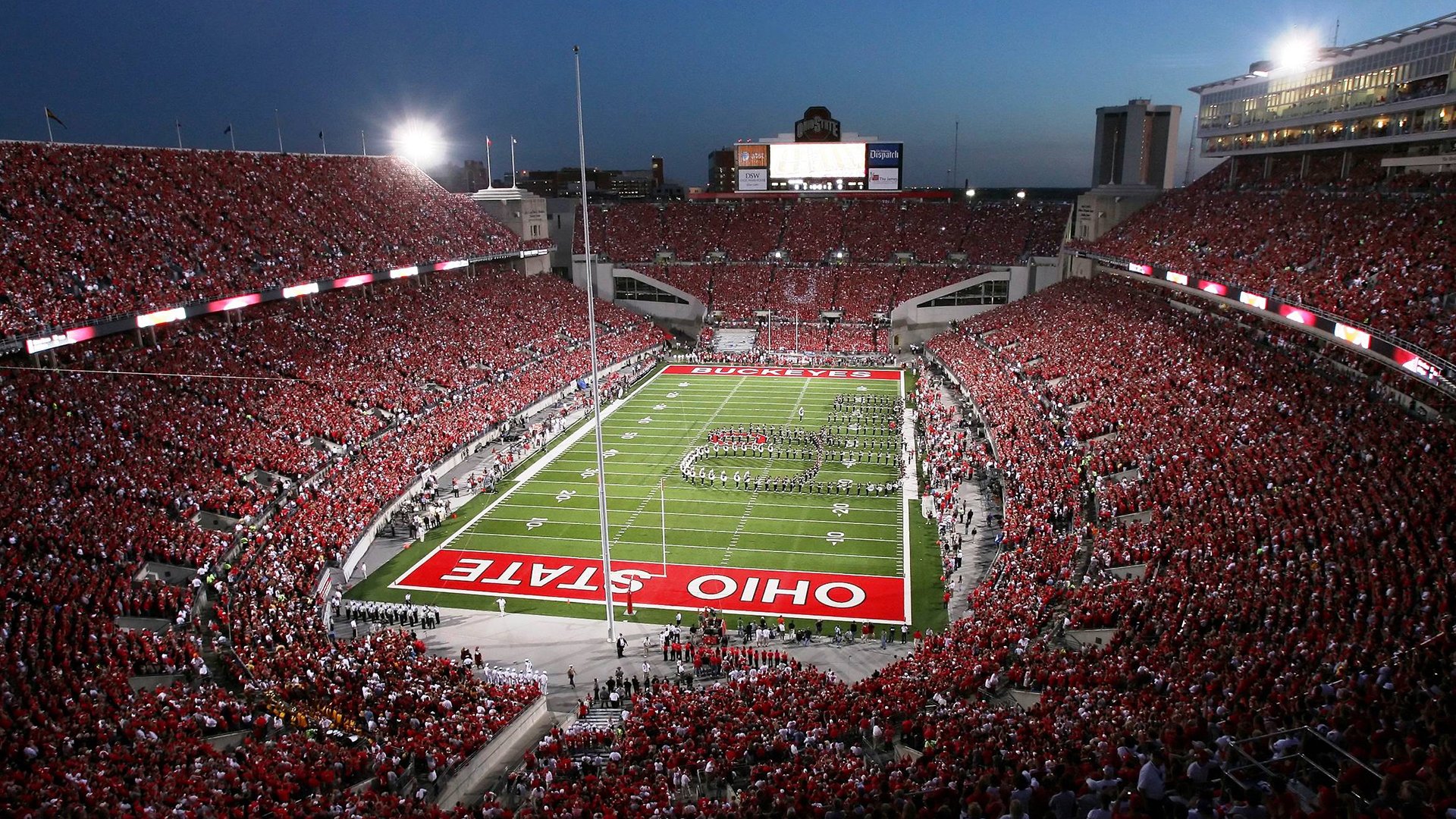 当足球与F1交织，劳塔罗在街道赛上演多特蒙德式一波带走