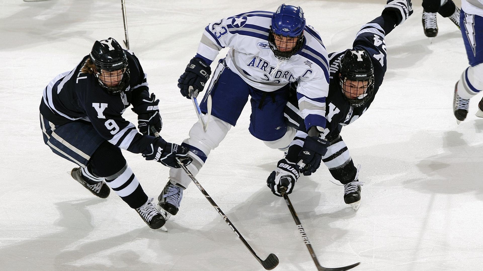 布伦森关键回合不手软，山西队主场力克掘金